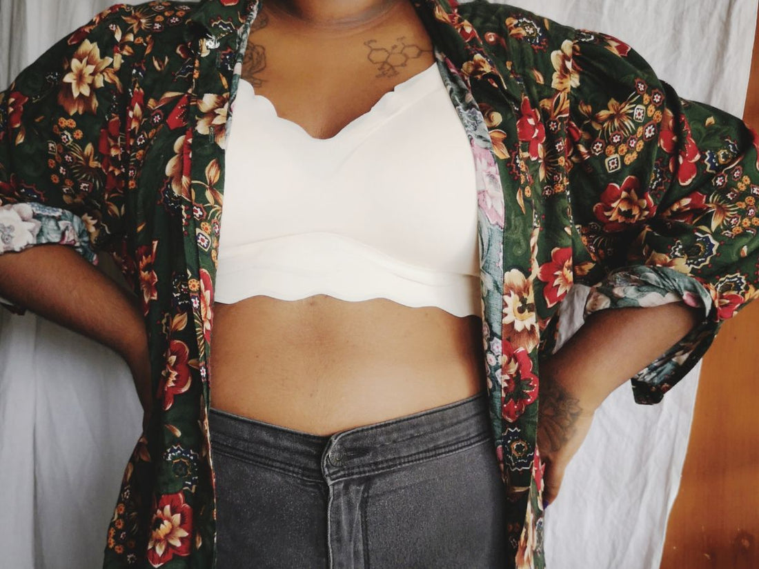 How to Layer Clothes by Wearing Plus-Size Bras or Big Bras