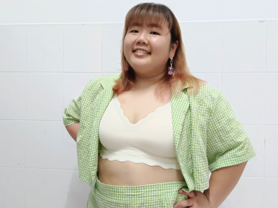 How to Style a Seamless and Wireless Plus-Size Bra as a Crop Top